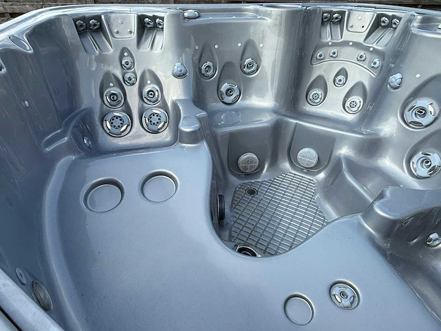 Coast spa 5 persoons jacuzzi en buitenspa - afbeelding 10 van  21
