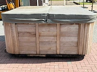 Coast spa 5 persoons jacuzzi en buitenspa - afbeelding 12 van  21