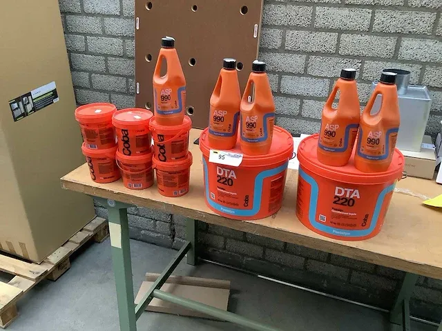 Coba - partij tegellijm, tegelreiniger, voorstrijkmiddel. (13x) - afbeelding 1 van  7
