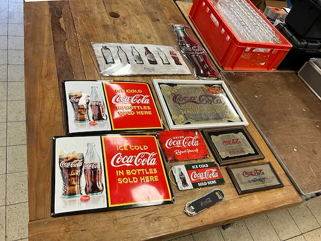 Coca cola merchandising (11x) - afbeelding 1 van  8