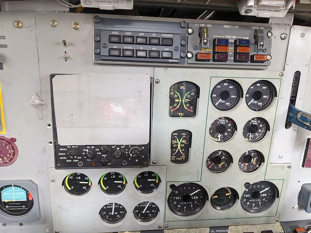 Cockpit voorzien van instrumenten fokker, 27 ph-oso - afbeelding 4 van  37