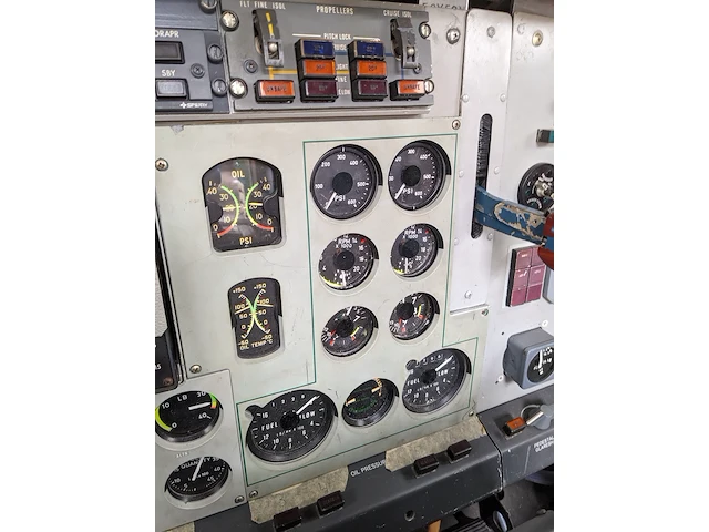 Cockpit voorzien van instrumenten fokker, 27 ph-oso - afbeelding 10 van  37