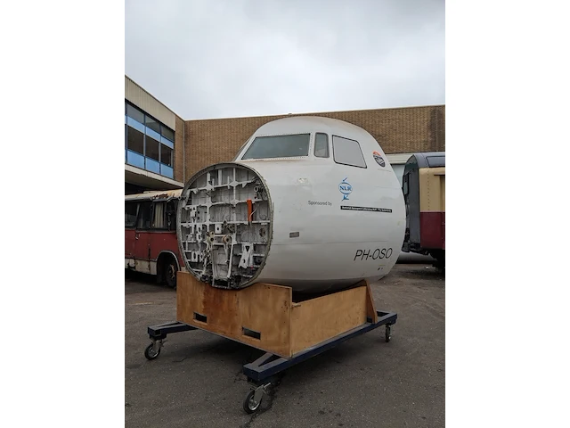 Cockpit voorzien van instrumenten fokker, 27 ph-oso - afbeelding 1 van  37