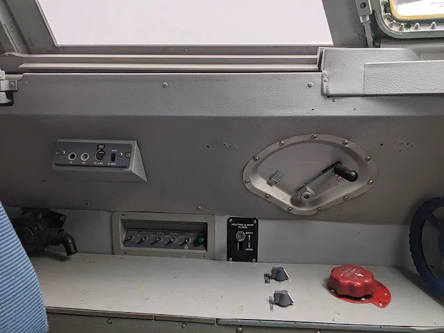 Cockpit voorzien van instrumenten fokker, 27 ph-oso - afbeelding 19 van  37