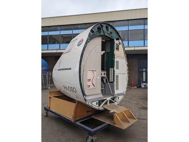 Cockpit voorzien van instrumenten fokker, 27 ph-oso - afbeelding 34 van  37