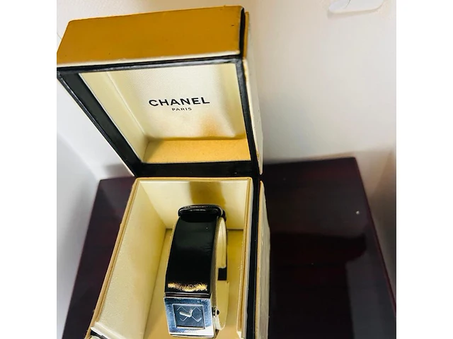 Coco chanel matelassé dameshorloge met originele doos - afbeelding 8 van  9