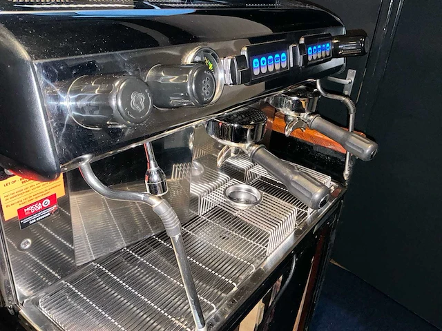 Coffema leona barista machine met losse koffiebonen maler - afbeelding 11 van  20