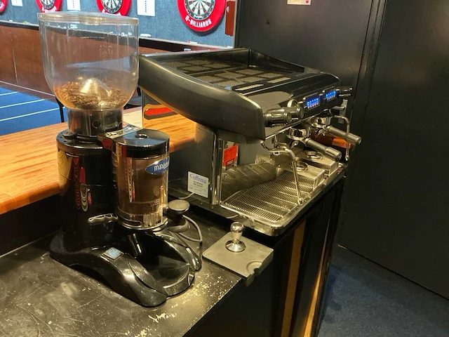 Coffema leona barista machine met losse koffiebonen maler - afbeelding 1 van  20