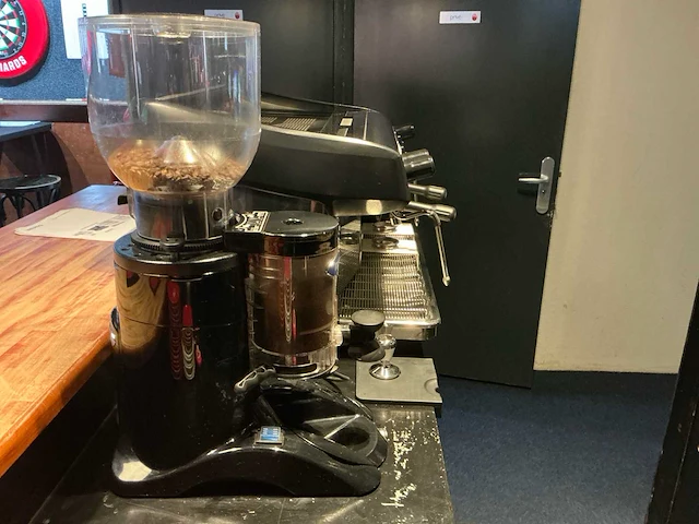 Coffema leona barista machine met losse koffiebonen maler - afbeelding 12 van  20