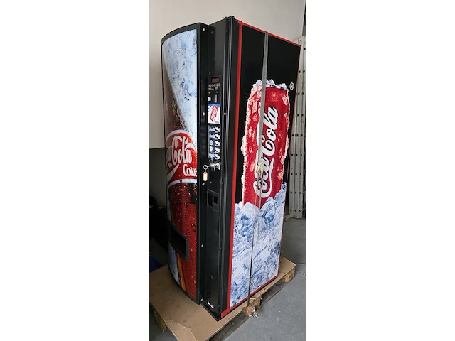 Cola automaat groot vendo, v181, rood, 2012 - afbeelding 1 van  5