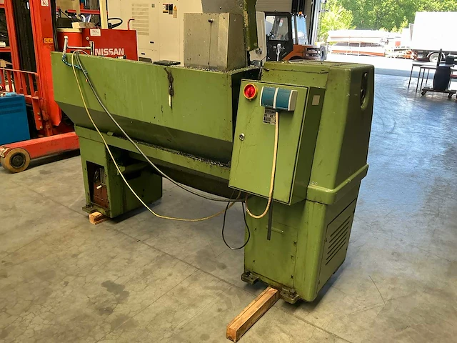 Colchester master 2500 universele draaibank - afbeelding 9 van  19
