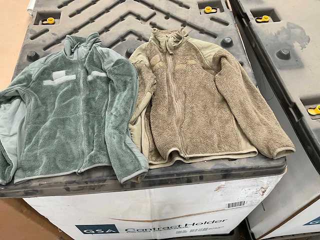 Cold weather fleece jacket (140x) - afbeelding 1 van  3