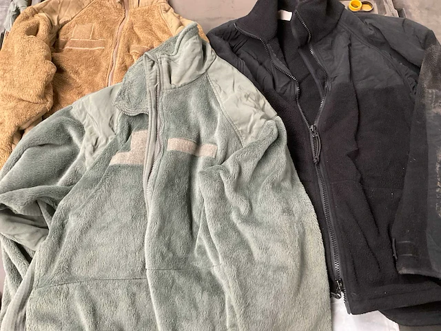 Cold weather fleece jacket (169x) - afbeelding 2 van  4