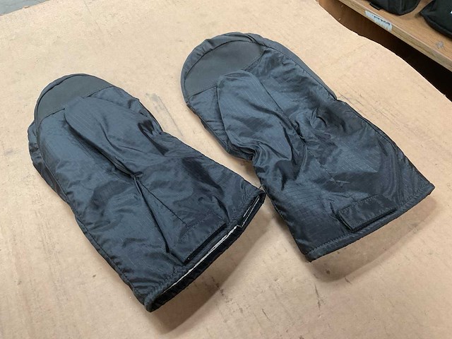 Cold weather mitten set - afbeelding 1 van  4
