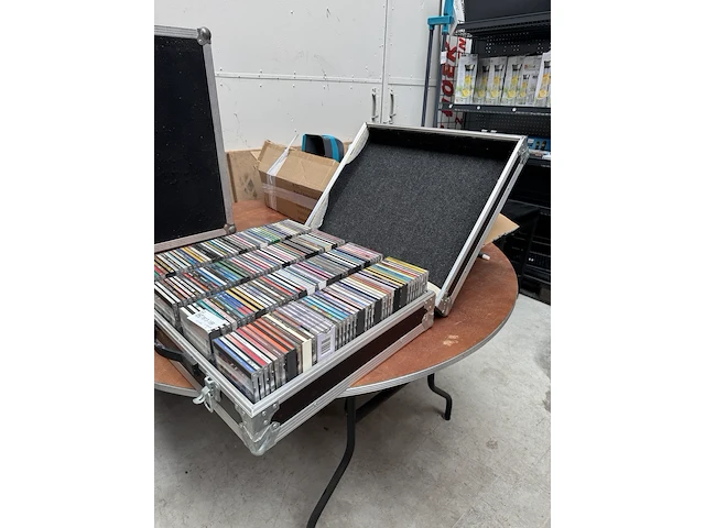 Collectie cd's met flightcase - afbeelding 3 van  4