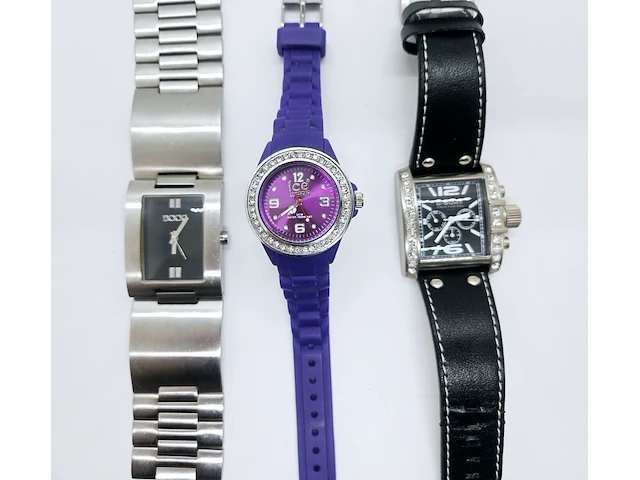 Collectie horloges deel 5 - afbeelding 1 van  7