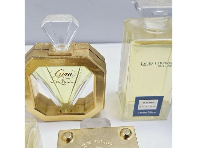 Collectie vintage parfums van bekende merken - afbeelding 4 van  8