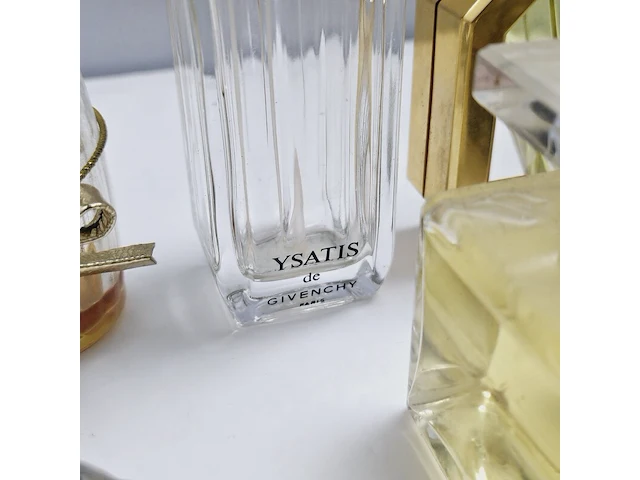 Collectie vintage parfums van bekende merken - afbeelding 7 van  8