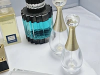Collectie vintage parfums van bekende merken - afbeelding 8 van  8