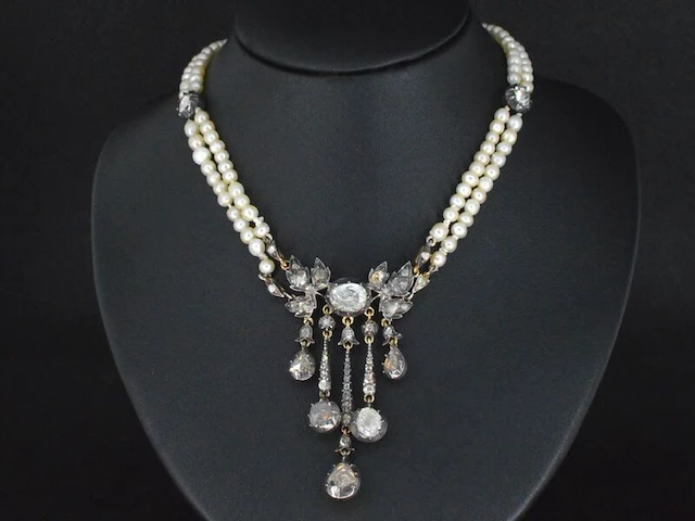 Collier met diamanten en orient parels - afbeelding 1 van  6