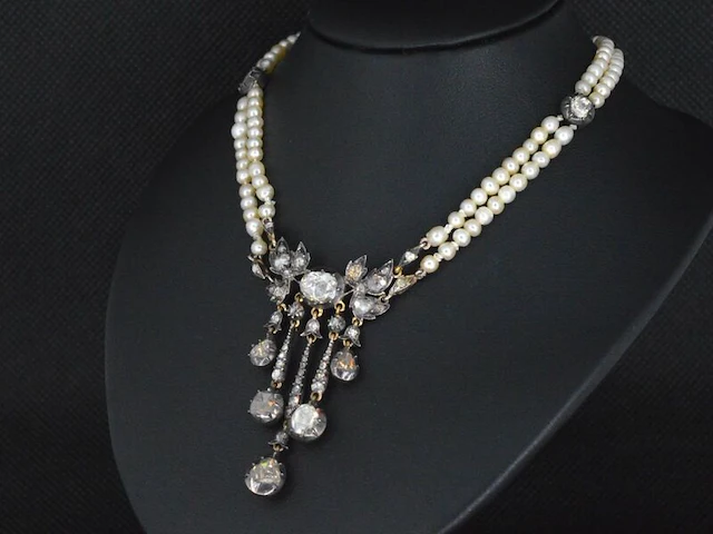 Collier met diamanten en orient parels - afbeelding 2 van  6