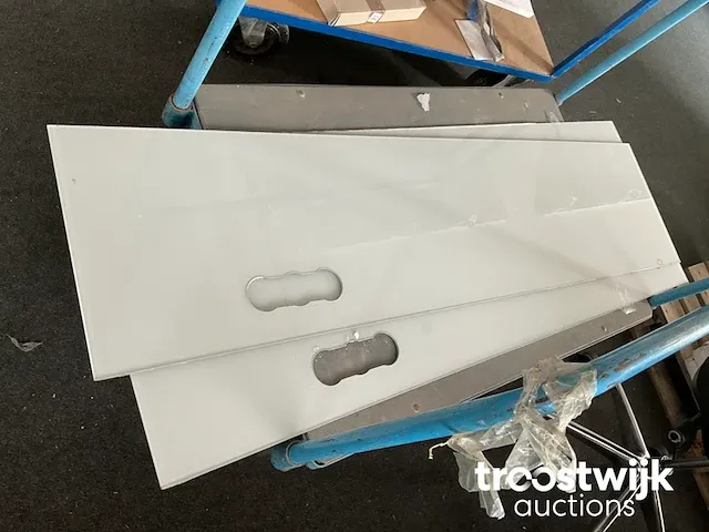 Colorglas spatachterwanden - afbeelding 1 van  2