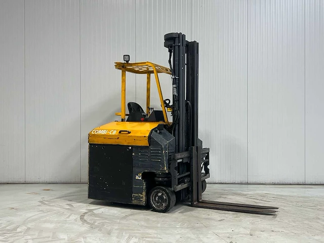 Combilift - 2010 - cbe2500 - zijlader / 4-weg truck - afbeelding 1 van  7
