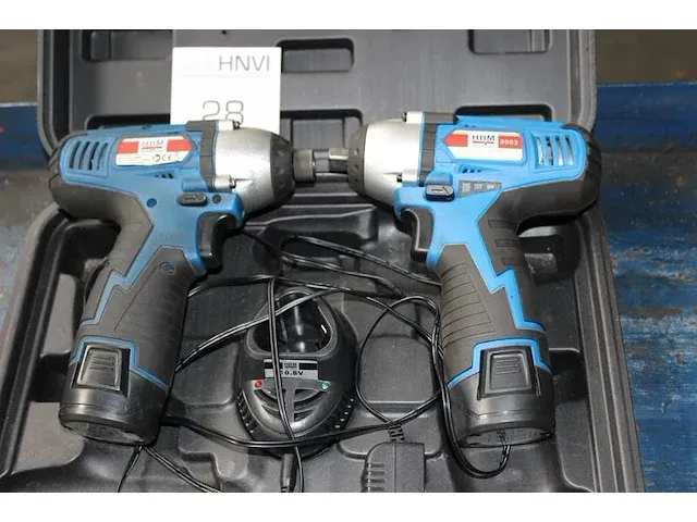 Combinatie accuschroefmachine en accuslagmoersleutel hbm met twee accu's en lader. - afbeelding 2 van  2