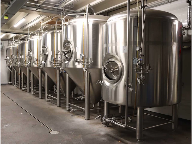 Combinatie fermentatie tanks (6-13) - afbeelding 1 van  1