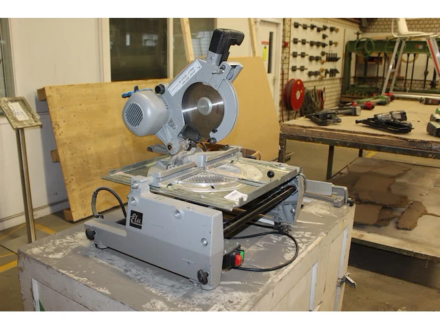 Combinatie tafelzaagmachine elu in houten kist - afbeelding 2 van  3