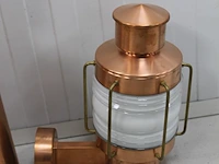 Combinatie van buitenwandlamp, buitenhanglamp en drie tuinlantaarns koper w.o. met hoogte 106 cm. - afbeelding 4 van  4