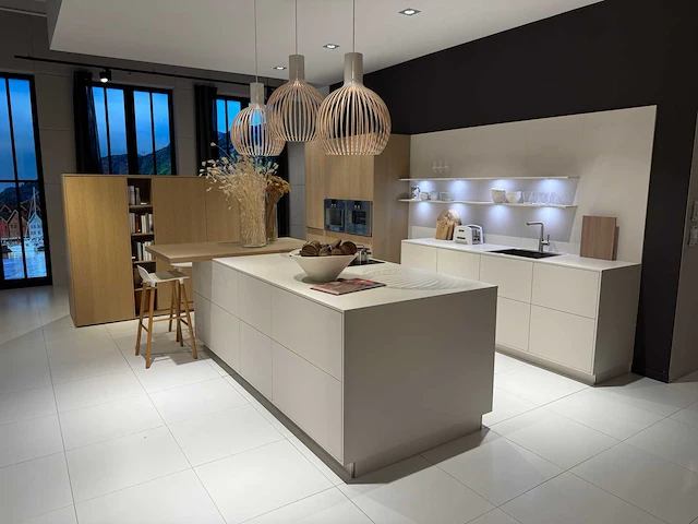Combinatie van kavels 1 t/m 8 (showroomkeuken met gaggenau apparatuur) - afbeelding 12 van  46