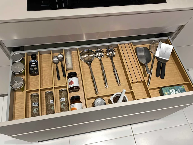 Combinatie van kavels 1 t/m 8 (showroomkeuken met gaggenau apparatuur) - afbeelding 29 van  46