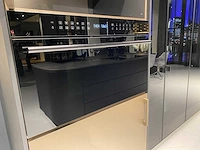 Combinatie van kavels 10 t/m 13 (showroomkeuken met wolf/siemens apparatuur) - afbeelding 11 van  40