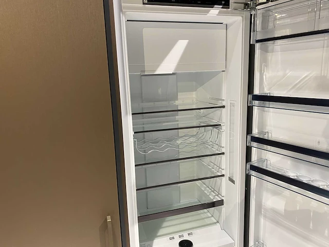 Combinatie van kavels 10 t/m 13 (showroomkeuken met wolf/siemens apparatuur) - afbeelding 28 van  40
