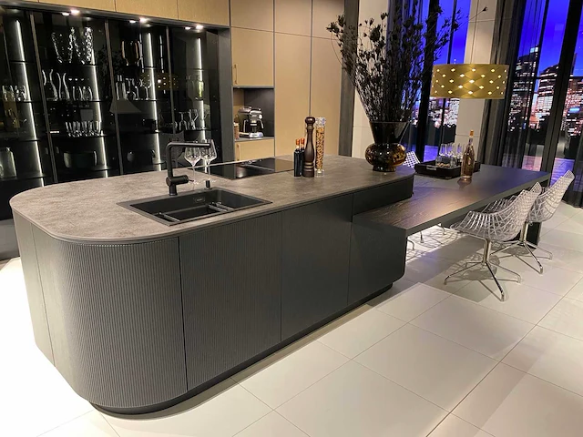 Combinatie van kavels 10 t/m 13 (showroomkeuken met wolf/siemens apparatuur) - afbeelding 38 van  40