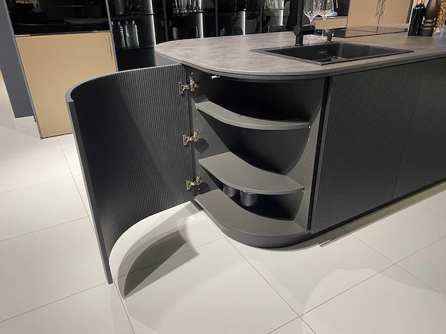 Combinatie van kavels 10 t/m 13 (showroomkeuken met wolf/siemens apparatuur) - afbeelding 40 van  40