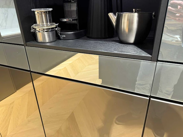 Combinatie van kavels 16 t/m 24 (showroomkeuken met v-zug apparatuur) - afbeelding 16 van  49