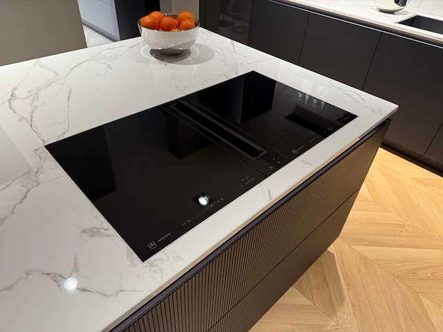 Combinatie van kavels 16 t/m 24 (showroomkeuken met v-zug apparatuur) - afbeelding 26 van  49