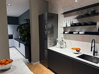 Combinatie van kavels 16 t/m 24 (showroomkeuken met v-zug apparatuur) - afbeelding 41 van  49