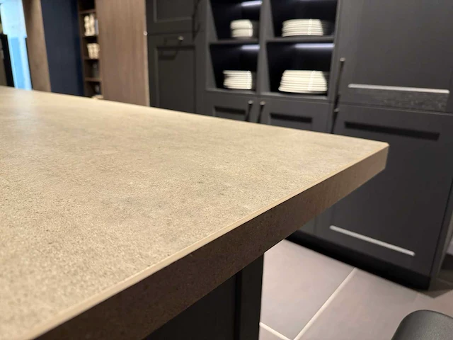 Combinatie van kavels 28 t/m 33 (showroomkeuken met siemens studioline apparatuur) - afbeelding 4 van  41