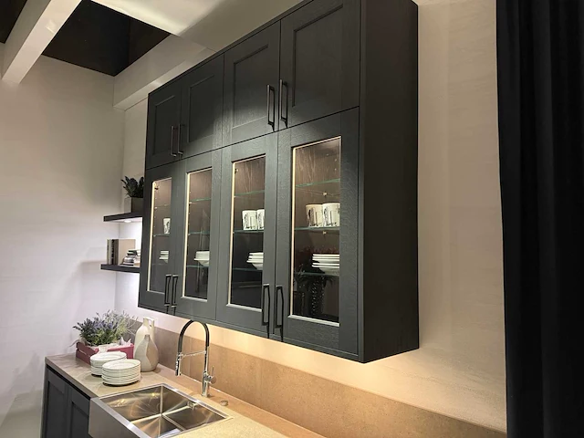 Combinatie van kavels 28 t/m 33 (showroomkeuken met siemens studioline apparatuur) - afbeelding 10 van  41