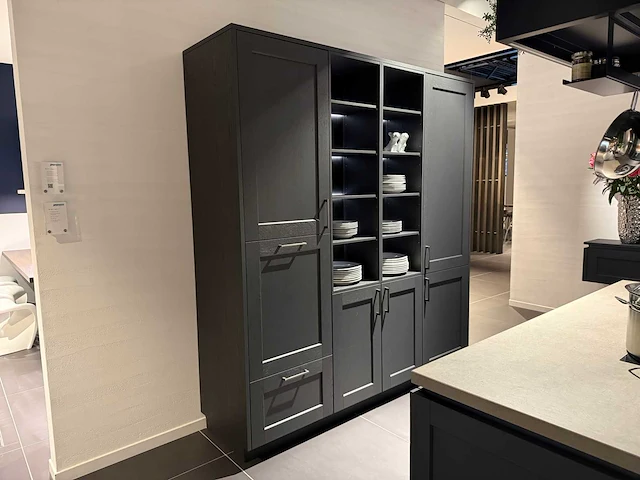 Combinatie van kavels 28 t/m 33 (showroomkeuken met siemens studioline apparatuur) - afbeelding 23 van  41