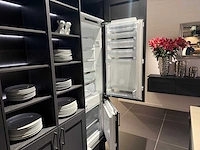 Combinatie van kavels 28 t/m 33 (showroomkeuken met siemens studioline apparatuur) - afbeelding 39 van  41