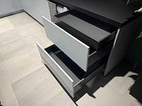Combinatie van kavels 35 t/m 40 (showroomkeuken met siemens studioline apparatuur) - afbeelding 4 van  40