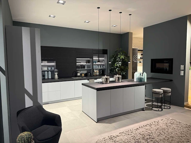 Combinatie van kavels 35 t/m 40 (showroomkeuken met siemens studioline apparatuur) - afbeelding 12 van  40