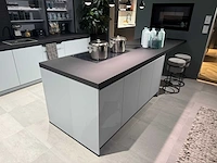 Combinatie van kavels 35 t/m 40 (showroomkeuken met siemens studioline apparatuur) - afbeelding 34 van  40