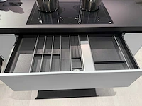 Combinatie van kavels 35 t/m 40 (showroomkeuken met siemens studioline apparatuur) - afbeelding 39 van  40
