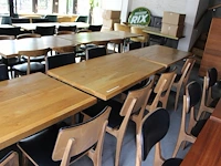 Combinatie van kavels g001, g013, g014 en g015 zijnde 15 horecatafels in diverse afmetingen met 50 houten s... combinatiekavel - afbeelding 3 van  4