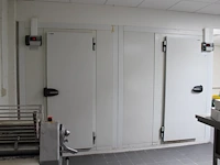 Combinatie van vries- en koelcel isocab isobar met koelstellingen. afmeting totaal 375 x 500 cm. hoogte 233...